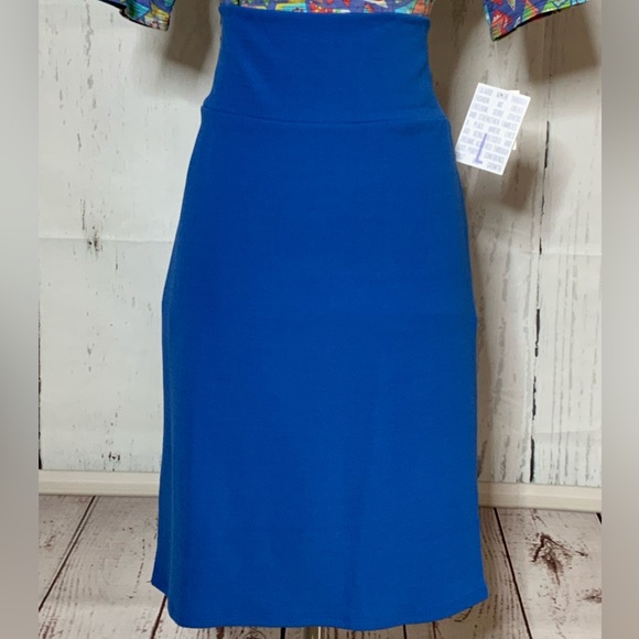 LuLa Roe Cassie - Picture 2 of 9